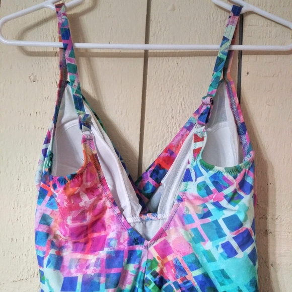 Profile Waist Slimming Bathing Suit - Picture 5 of 12